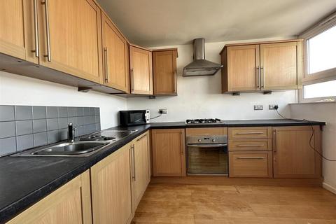 2 bedroom flat to rent, Dove Street Kingsdown Bristol
