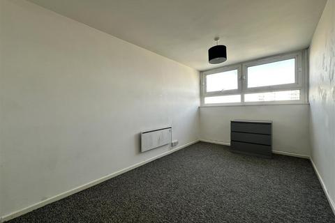 2 bedroom flat to rent, Dove Street Kingsdown Bristol