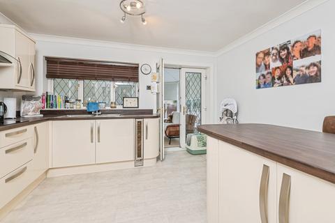 2 bedroom semi-detached house for sale, Dimple Gardens, West Yorkshire WF5
