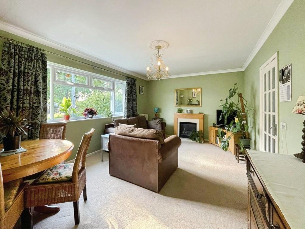 Pbox-living room-343314.JPG