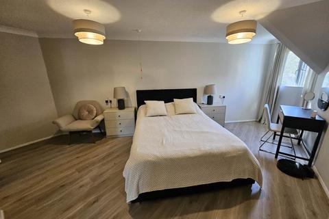 undefined, Collingwood Court , Royston,