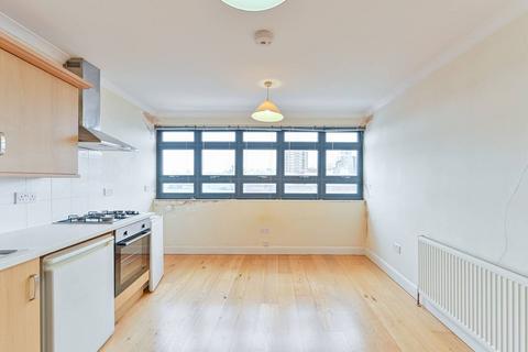 2 bedroom flat to rent, New Cross Road, New Cross, London, SE14
