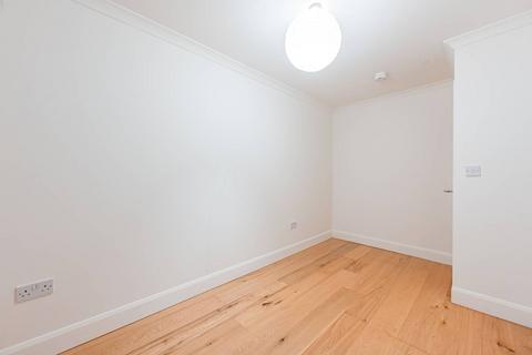 2 bedroom flat to rent, New Cross Road, New Cross, London, SE14