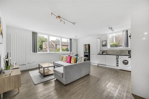 2 bedroom flat for sale, London NW6