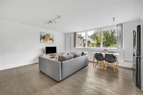 2 bedroom flat for sale, London NW6