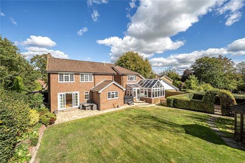 8 Cedar Close, Tadley, RG26 3SL