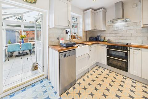 2 bedroom semi-detached house for sale, Queensway, Hemel Hempstead, HP2