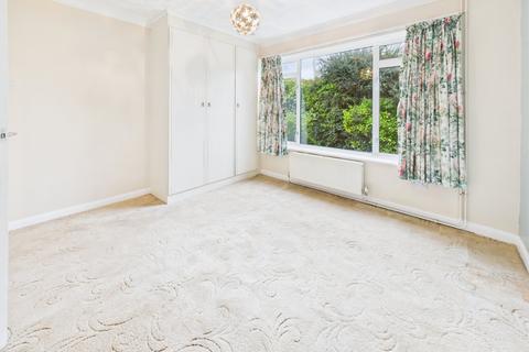 2 bedroom bungalow for sale, Kings Close, Chalfont St. Giles, Buckinghamshire, HP8