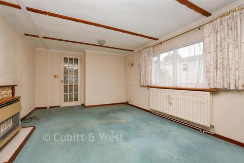 2 bedroom park home for sale, Ashurst Drive, Tadworth, Surrey