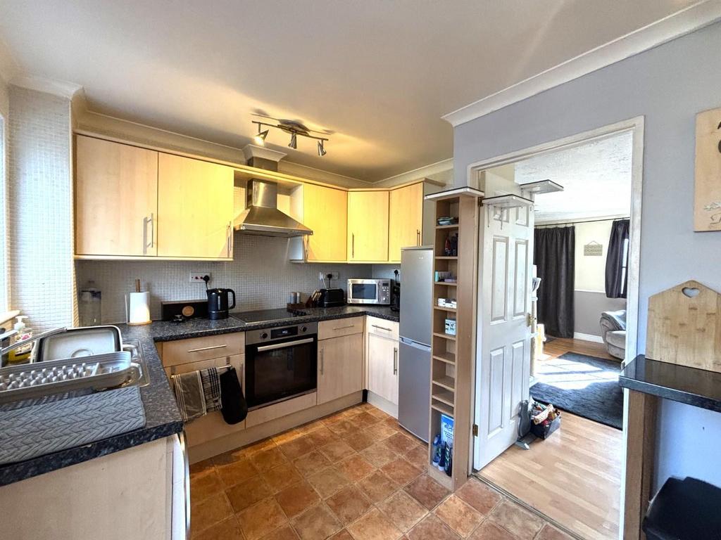 Kitchen 1.jpeg