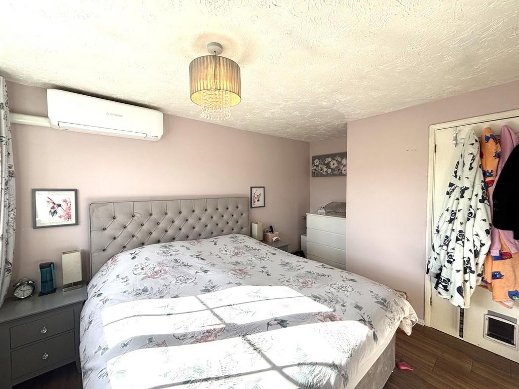 Bedroom 1 1.jpeg