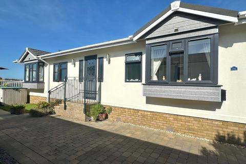 2 bedroom bungalow for sale, New Lane, Milford on Sea, Lymington, Hampshire, SO41