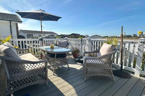 2 bedroom bungalow for sale, New Lane, Milford on Sea, Lymington, Hampshire, SO41