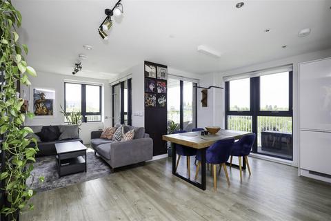 3 bedroom apartment for sale, Baronet House, Park Royal