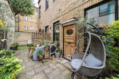 Shore Road, London E9