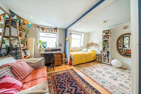 undefined, Shore Road, London E9