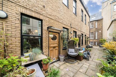 undefined, Shore Road, London E9