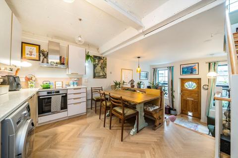Flat 3, 24 Shore Road, London, E9 7TA