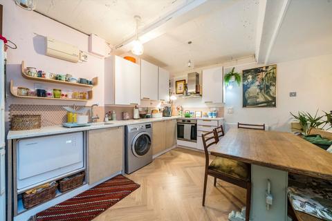 Flat 3, 24 Shore Road, London, E9 7TA