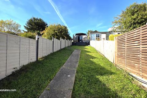 undefined, Avondale Avenue, East Barnet EN4 8ND