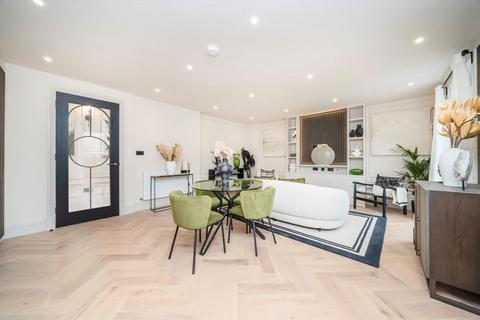 3 bedroom flat for sale, Ashfield Road, London W3