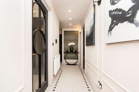 3 bedroom flat for sale, Ashfield Road, London W3