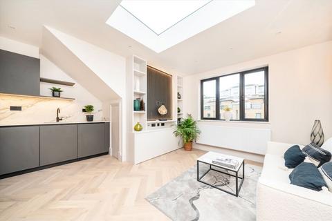 2 bedroom flat for sale, Ashfield Road, London W3