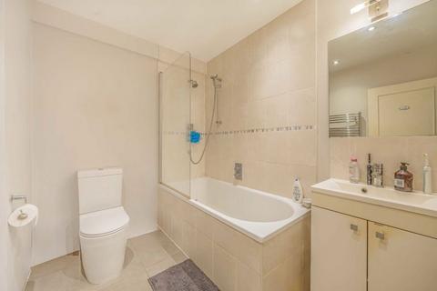 undefined, Cambridge Park, East Twickenham TW1