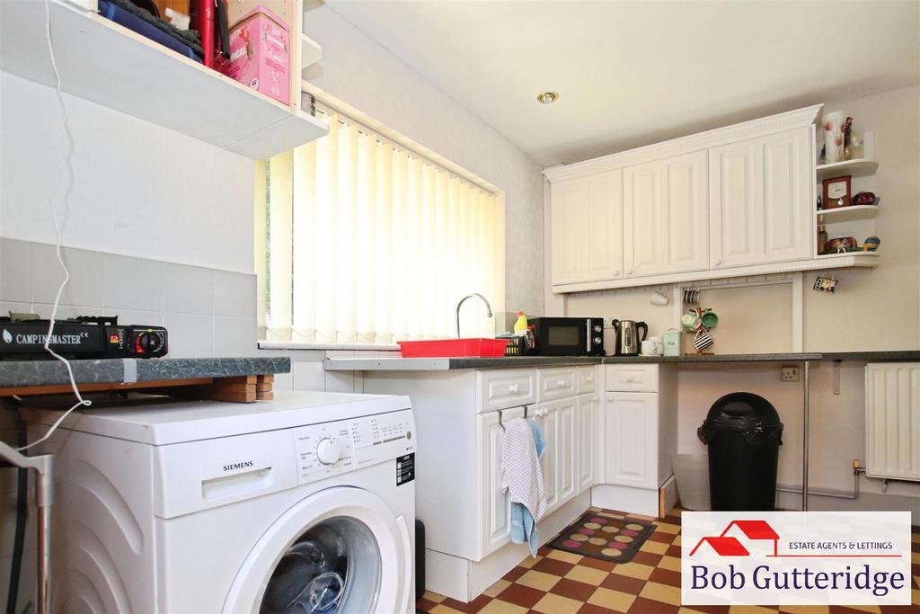 Fitted kitchen