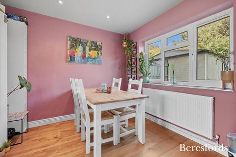 19 Durham Avenue, Romford, RM2 6JJ