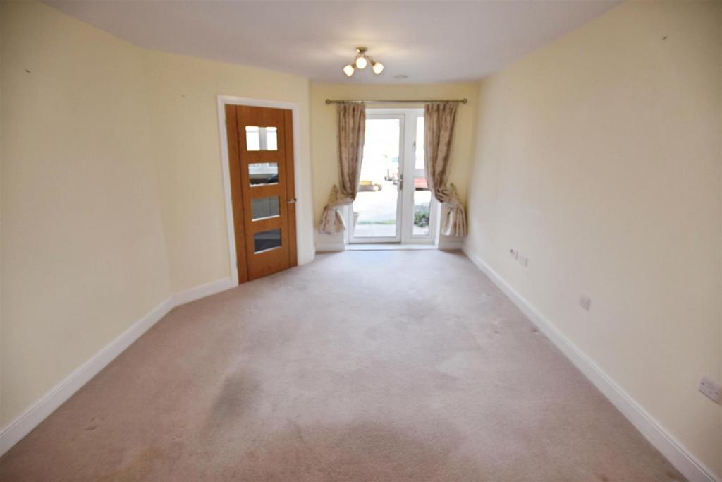 Lounge / Dining Room
