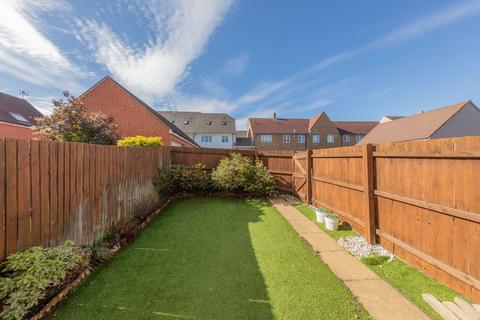 10 Leaden Close, Loughton, IG10 3FF