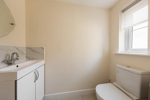 10 Leaden Close, Loughton, IG10 3FF
