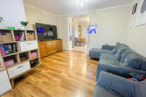 undefined, Guildford Avenue, Feltham, Middlesex, TW13