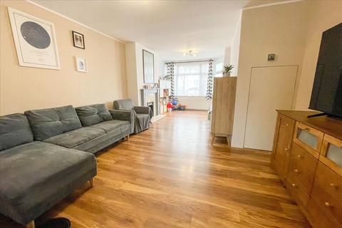 undefined, Guildford Avenue, Feltham, Middlesex, TW13
