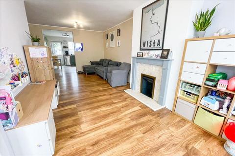 undefined, Guildford Avenue, Feltham, Middlesex, TW13