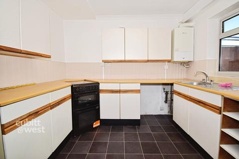 3 bedroom terraced house to rent, Elm Tree Close Selsey PO20