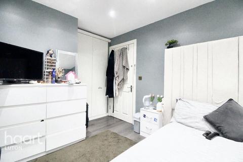 undefined, Foxglove Way, Luton