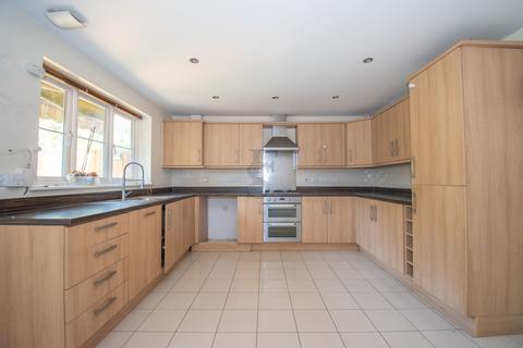 5 bedroom semi-detached house for sale, Elm Tree Gardens, Stoneygate