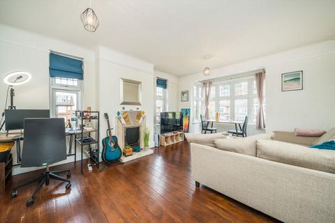 1 bedroom flat for sale, Portsmouth Road, Surbiton KT6