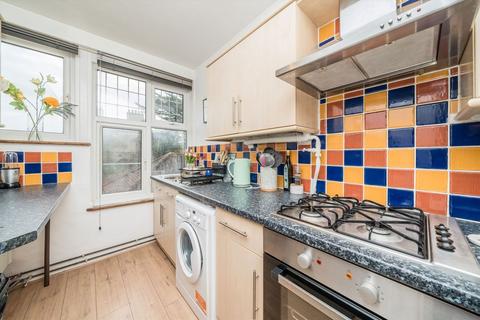 1 bedroom flat for sale, Portsmouth Road, Surbiton KT6