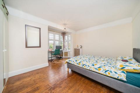 1 bedroom flat for sale, Portsmouth Road, Surbiton KT6