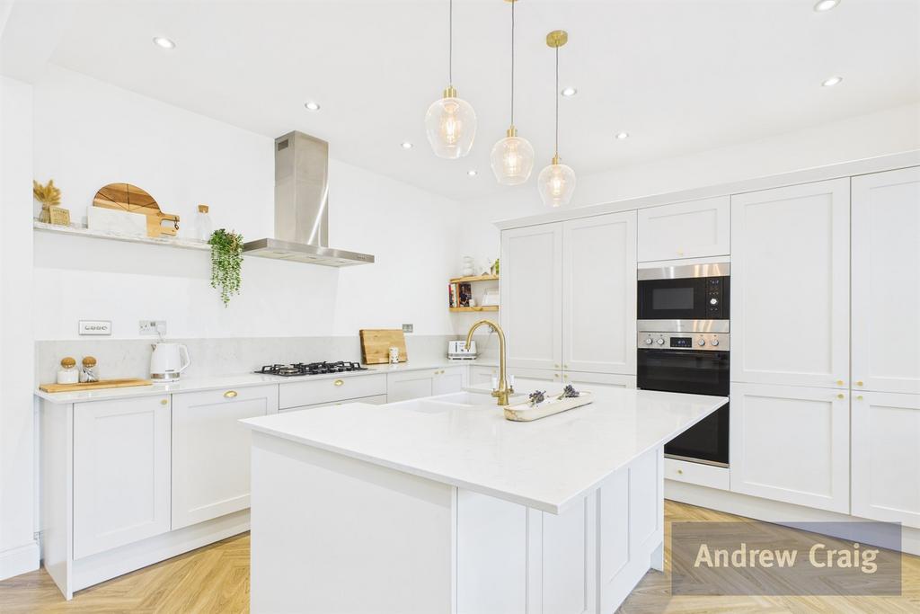 Kitchen/Living/Sun Ro