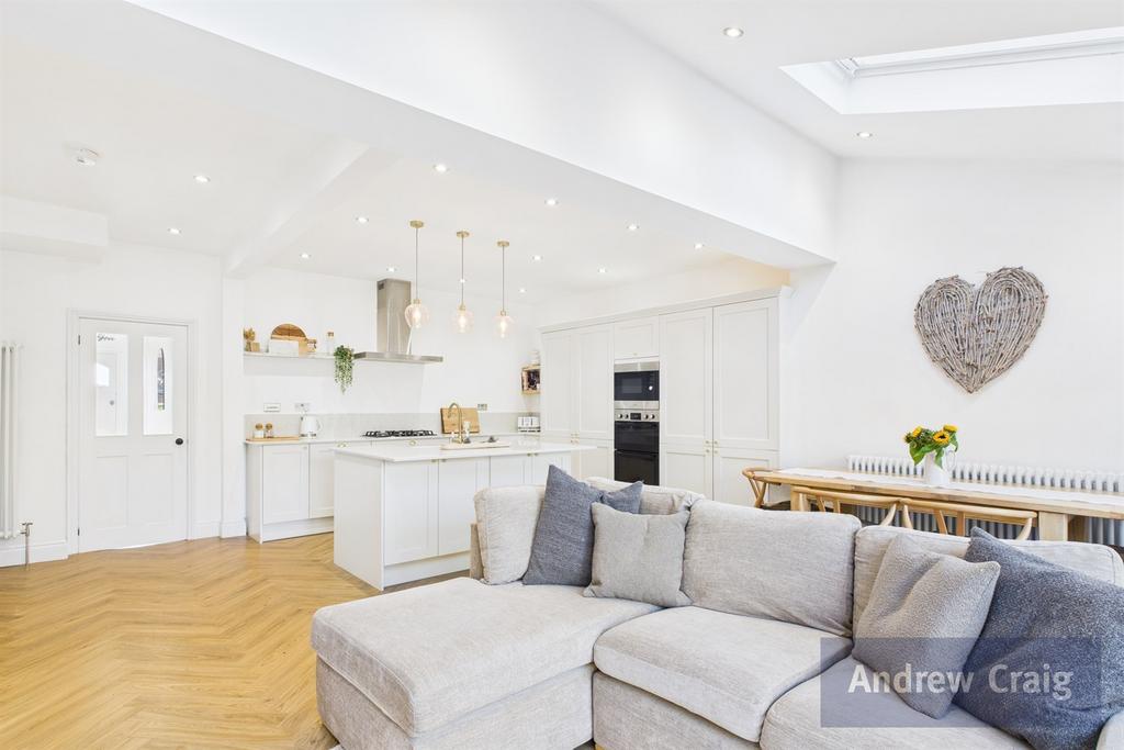 Kitchen/Living/Sun Ro