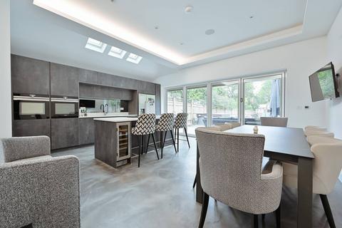 4 bedroom detached house for sale, Sherwoods Road, Bushey, Watford, WD19