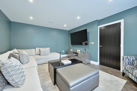 4 bedroom detached house for sale, Sherwoods Road, Bushey, Watford, WD19