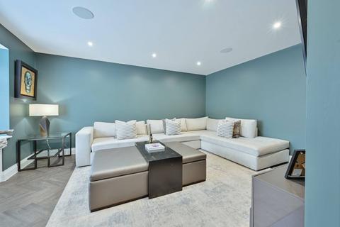 4 bedroom detached house for sale, Sherwoods Road, Bushey, Watford, WD19
