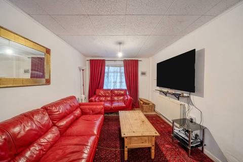 undefined, Chicheley Gardens, Harrow, HA3