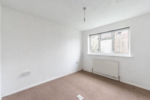 undefined, Chicheley Gardens, Harrow, HA3
