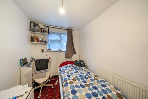 undefined, Chicheley Gardens, Harrow, HA3